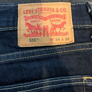 Levi’s Jeans 34x32 dark blue EUC